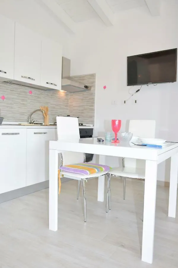 Residence La Marina 罗萨岛